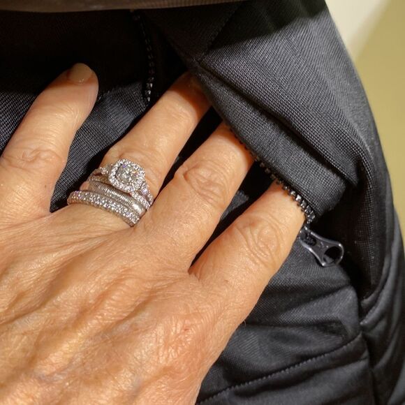 🎉HOST PICK🎉 Adidas Originals Tracktop Puffer Jacket Black - Picture 13 of 15